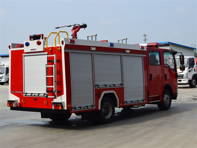 五十鈴泡沫消防車(chē)（3.8噸）圖片